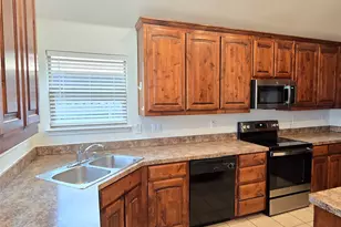 124 Bridlewood St, Azle, TX 76020 - Photo 8