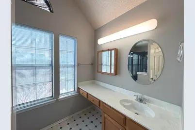 400 Santa Fe Trail #24, Irving, TX 75063 - Photo 20