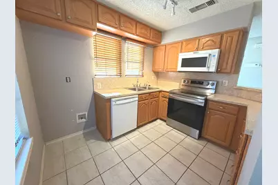 400 Santa Fe Trail #24, Irving, TX 75063 - Photo 6