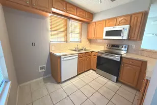 400 Santa Fe Trail, Irving, TX 75063 - Photo 6