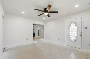 2915 Fakes Dr, Dallas, TX 75224 - Photo 10