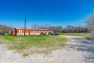 528 Stonegate Dr, Paradise, TX 76073 - Photo 2