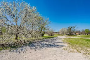 528 Stonegate Dr, Paradise, TX 76073 - Photo 12