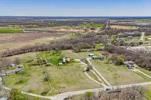 528 Stonegate Dr, Paradise, TX 76073 - Photo 8