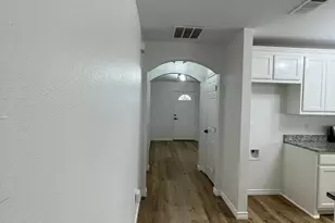 212 Mineral Wells St, Terrell, TX 75160 - Photo 2