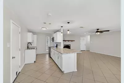 102 E Bayside Drive, Mabank, TX 75156 - Photo 8