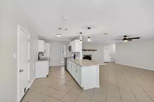 102 E Bayside Dr, Mabank, TX 75156 - Photo 8