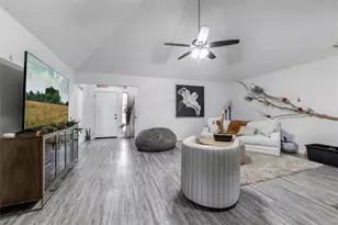 916 Clover Hill, Cedar Hill, TX 75104 - Photo 2