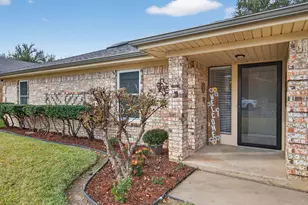 3225 Emerald St, Bedford, TX 76021 - Photo 4