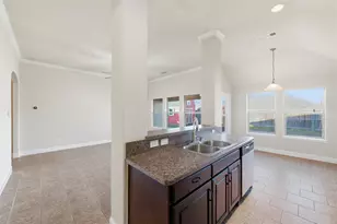 207 Commonwealth Cir, Waxahachie, TX 75165 - Photo 10