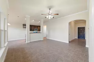 207 Commonwealth Cir, Waxahachie, TX 75165 - Photo 6