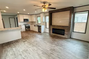 3003 Elmwood Dr, Granbury, TX 76048 - Photo 4