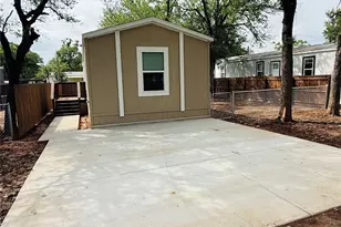 3003 Elmwood Dr, Granbury, TX 76048 - Photo 2