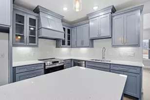 5529 Mercedes Cir, Granbury, TX 76048 - Photo 10