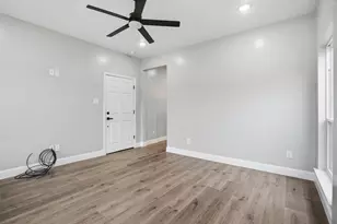 5529 Mercedes Cir, Granbury, TX 76048 - Photo 6