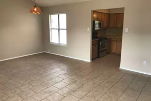 1129 Suburban St, Cedar Hill, TX 75104 - Photo 6