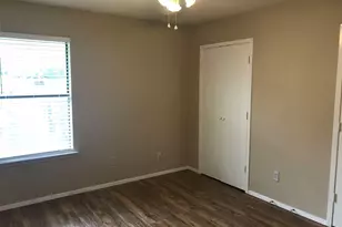 1129 Suburban St, Cedar Hill, TX 75104 - Photo 2