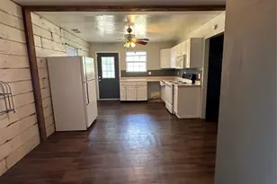 301 W Austin Ave, Cooper, TX 75432 - Photo 4