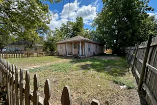 301 W Austin Ave, Cooper, TX 75432 - Photo 16