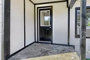 927 Oakwood Ave, Waco, TX 76706 - Photo 2