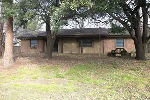 611 Cain St, Lake Dallas, TX 75065 - Photo 4