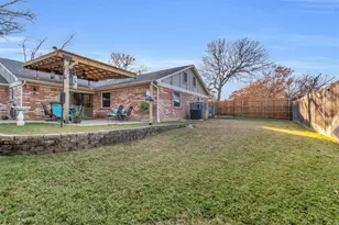 1637 Bedford Oaks Dr, Bedford, TX 76021 - Photo 30