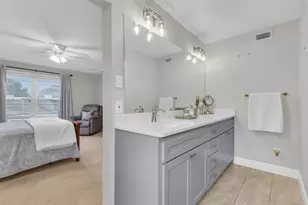 1637 Bedford Oaks Dr, Bedford, TX 76021 - Photo 24