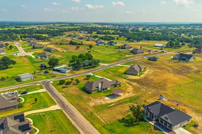 105 Kathy Stephens Avenue, Springtown, TX 76082 - Photo 8