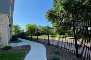 3230 Elihu St, Dallas, TX 75210 - Photo 20
