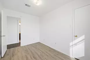 10000 Long Rifle Dr, Fort Worth, TX 76108 - Photo 12