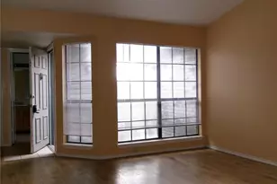 622 W Warrior Trl, Grand Prairie, TX 75052 - Photo 2