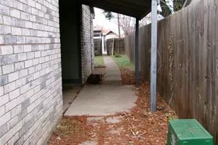 622 W Warrior Trl, Grand Prairie, TX 75052 - Photo 18