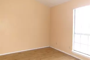 622 W Warrior Trl, Grand Prairie, TX 75052 - Photo 6