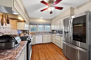 1015 Western Hills Dr, Sherman, TX 75092 - Photo 12