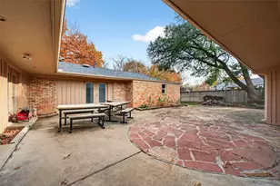 1015 Western Hills Dr, Sherman, TX 75092 - Photo 2