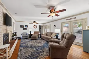 1015 Western Hills Dr, Sherman, TX 75092 - Photo 6