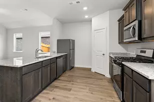 321 Julian Davis Dr, Venus, TX 76084 - Photo 2