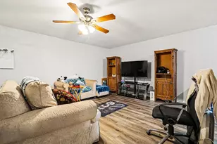 210 Creek Cove Dr, Dallas, TX 75217 - Photo 8