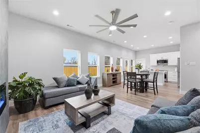 115 Church Street, Waxahachie, TX 75165 - Photo 2