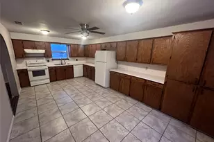 408 E Fannin St, Leonard, TX 75452 - Photo 4