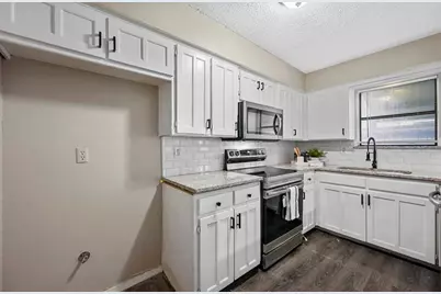 2401 Long Ridge Lane, Arlington, TX 76014 - Photo 12