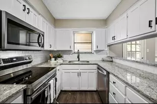 2401 Long Ridge Ln, Arlington, TX 76014 - Photo 10