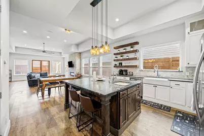 2011 N Prairie Avenue #2011, Dallas, TX 75204 - Photo 10