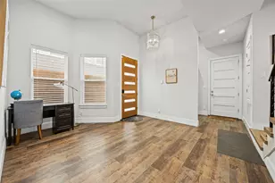 2011 N Prairie Ave, Dallas, TX 75204 - Photo 8