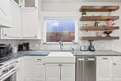 2009/2011 N Prairie Avenue #2009/2011, Dallas, TX 75204 - Photo 12