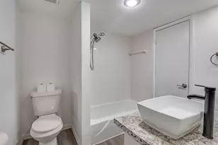 1905 Huntington Dr, Grand Prairie, TX 75051 - Photo 14