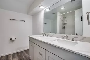 1905 Huntington Dr, Grand Prairie, TX 75051 - Photo 20