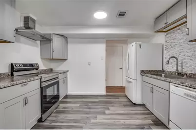 1905 Huntington Drive, Grand Prairie, TX 75051 - Photo 8