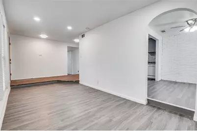 1905 Huntington Drive, Grand Prairie, TX 75051 - Photo 4