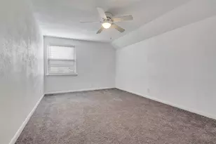 1905 Huntington Dr, Grand Prairie, TX 75051 - Photo 20